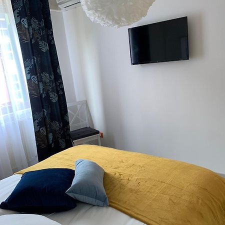 Albachiara Termini Apartment แตร์มินิ อิเมเรเซ ภายนอก รูปภาพ