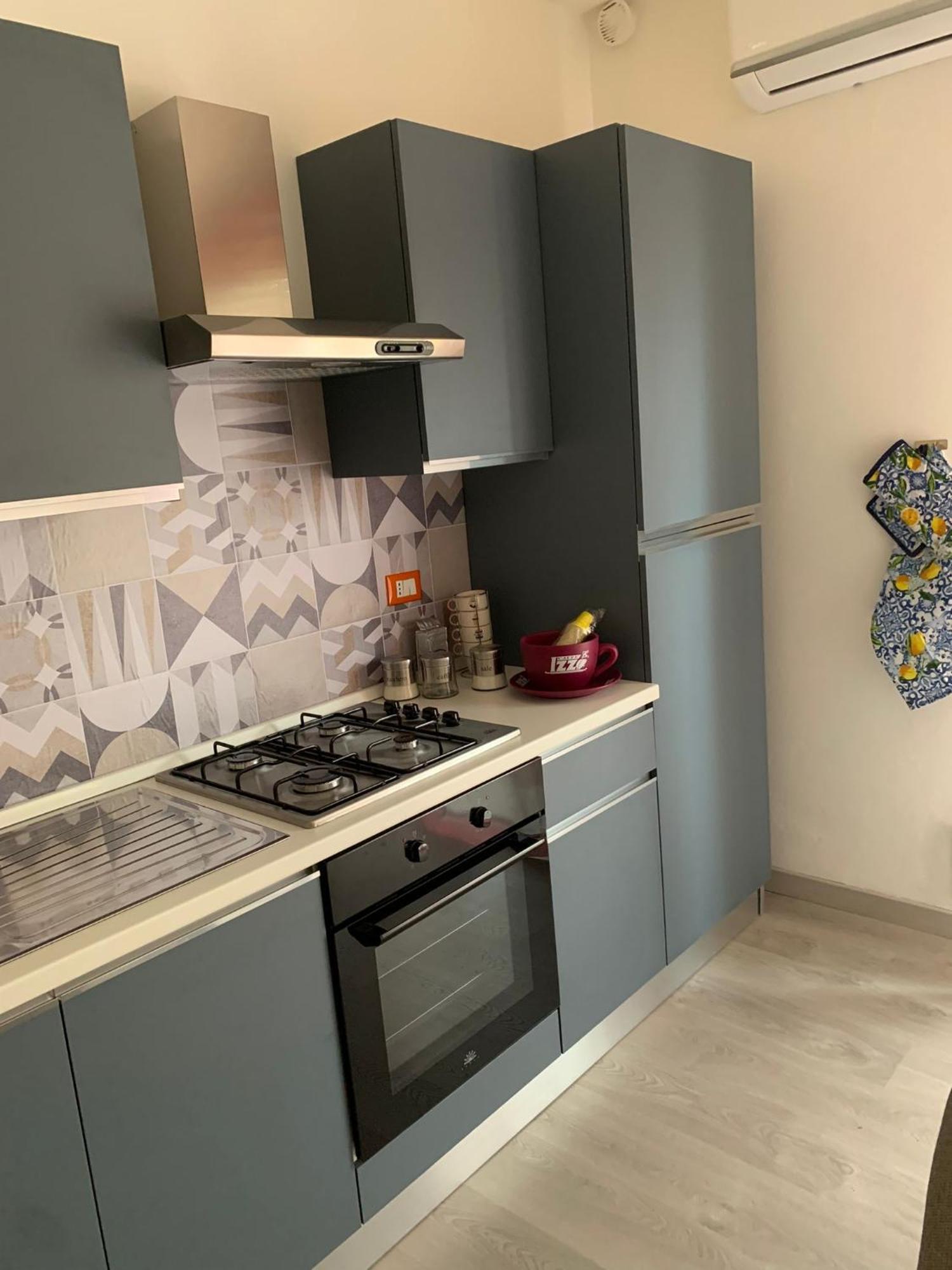 Albachiara Termini Apartment แตร์มินิ อิเมเรเซ ภายนอก รูปภาพ